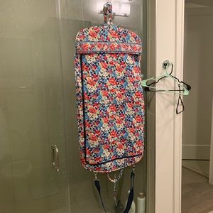 Vera Bradley Hanging Garment Bag in Summer Cottage